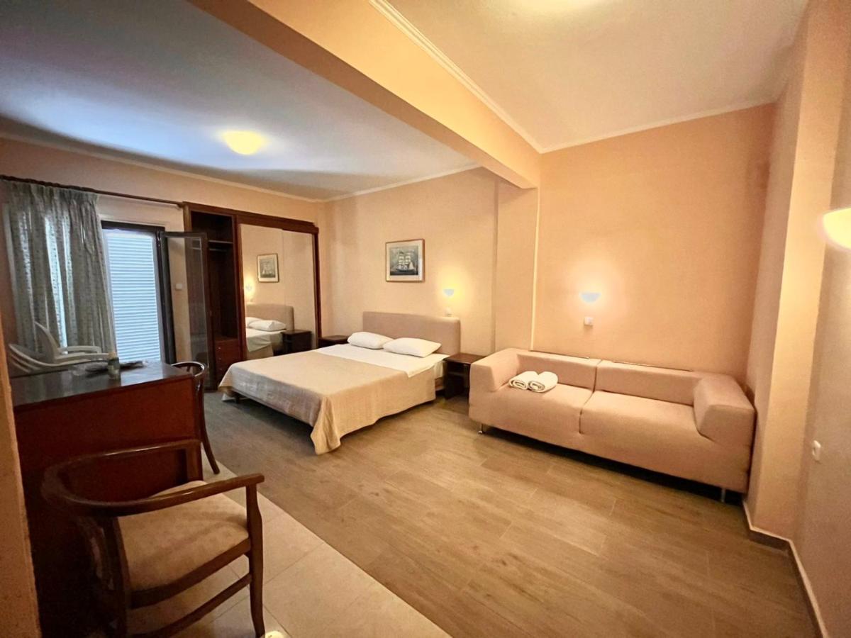 Saint George Hotel アスプロヴァルタ エクステリア 写真